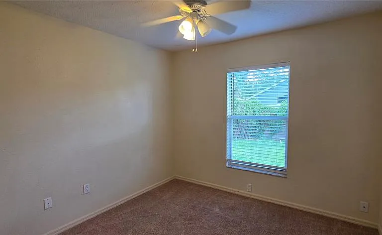2546 Siena Way — Photo 36