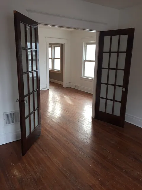 2 bed, 900 sqft, $1,100 — Photo 3