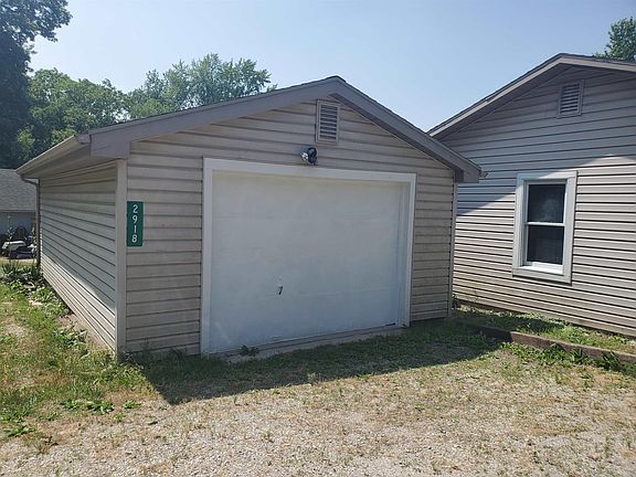 2nd image of 2918 S Mellwood Park Dr E