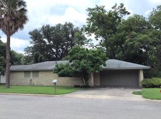 506 E Houston St, Luling, TX 78648