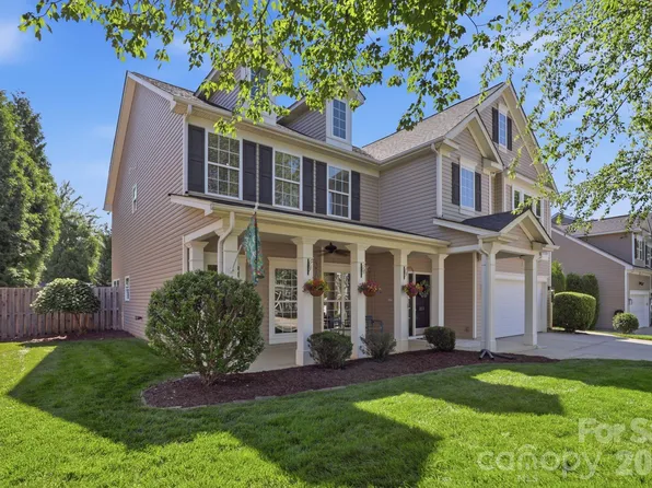 223 Pleasant Grove Ln, Mooresville, NC 28115