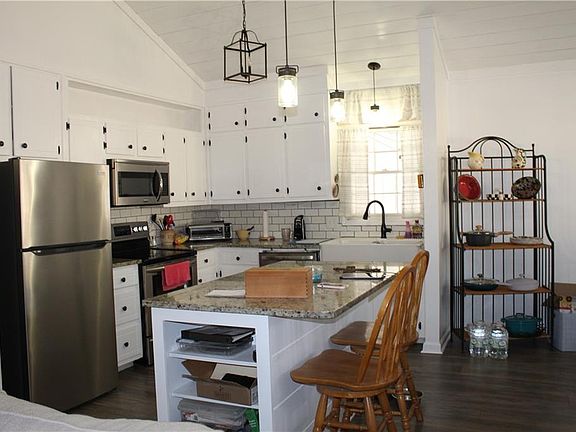 4th image of 40 Chestatee Springs Rd