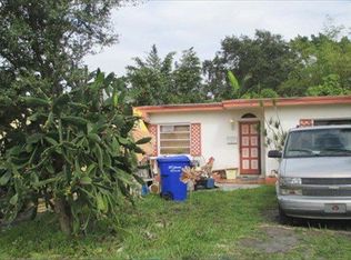 2635 Hayes St, Hollywood, FL 33020