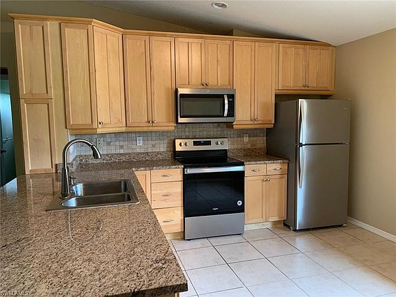 2nd image of 2800 SW 29th Ave