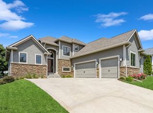 5519 Sandstone Dr, West Des Moines, IA 50266