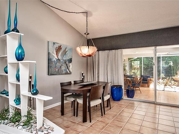 5th image of 2281 Carolyn Dr