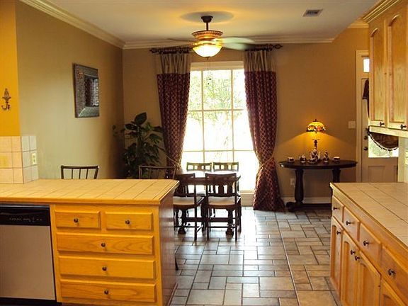 4th image of 17454 Karen Dr
