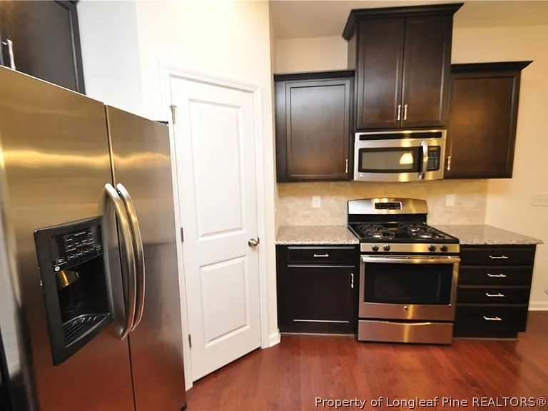 643 Briarcliff St — Photo 10