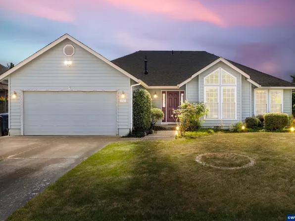 1942 Waymire St NW, Salem, OR 97304