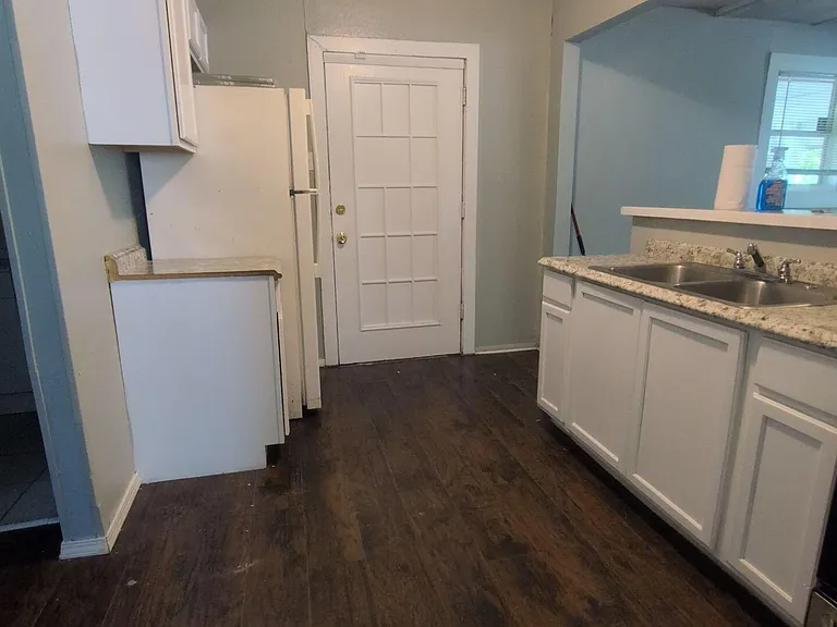 2092 Benedict Rd — Photo 12