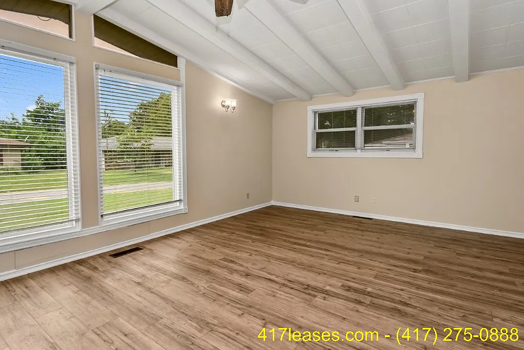 3 bed, 1201 sqft, $1,250 — Photo 1