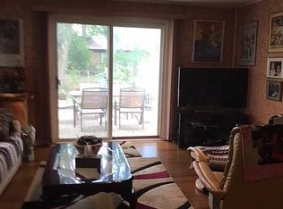 2530 Old Glenview Rd, Wilmette, IL 60091