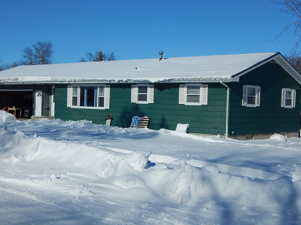 1st image of 702 Pioneer Ave