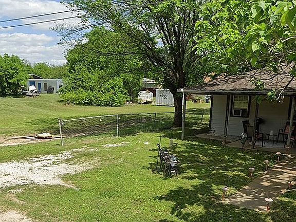 5th image of 205 Cotton St
