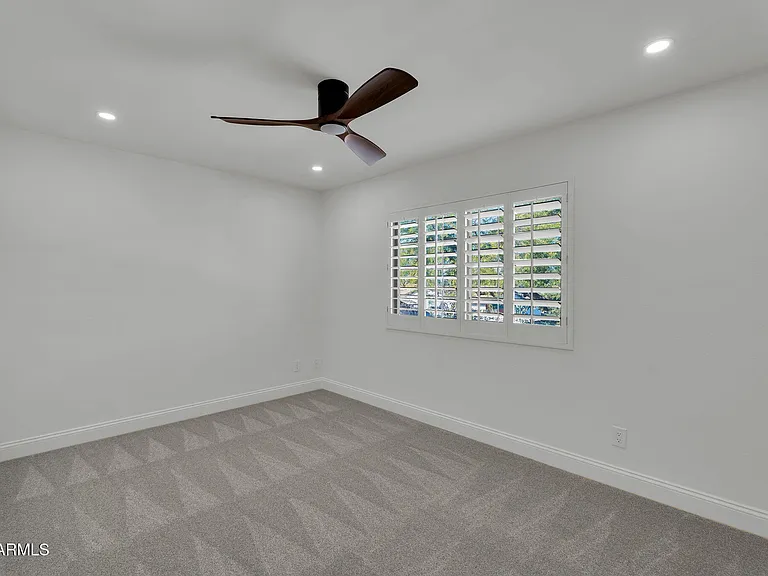 2542 W Nopal Ave — Photo 36