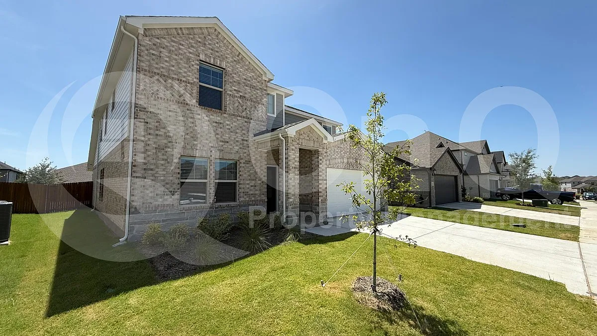 4 bed, 3.5 bath, 3100 sqft, $2,699 — Photo 3