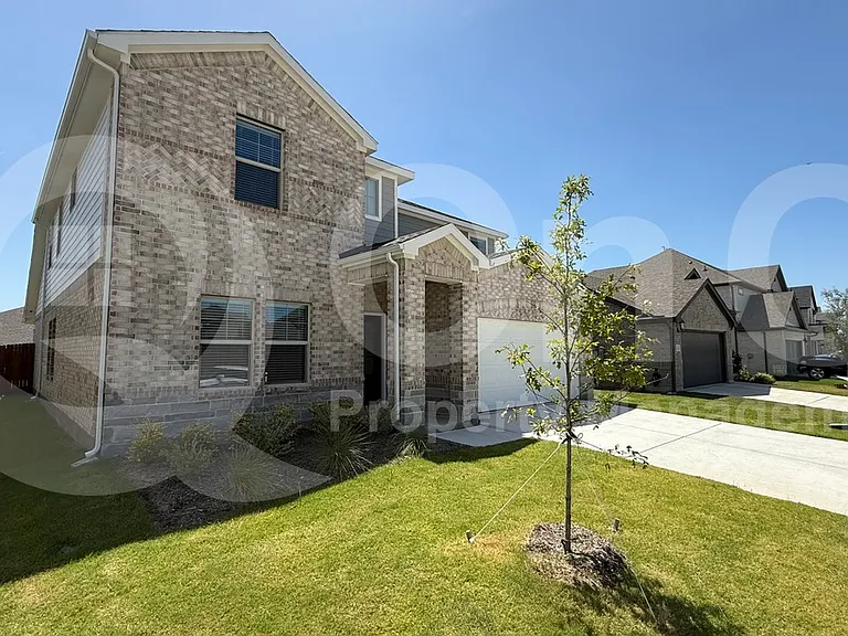 2509 Sinopa St — Photo 3