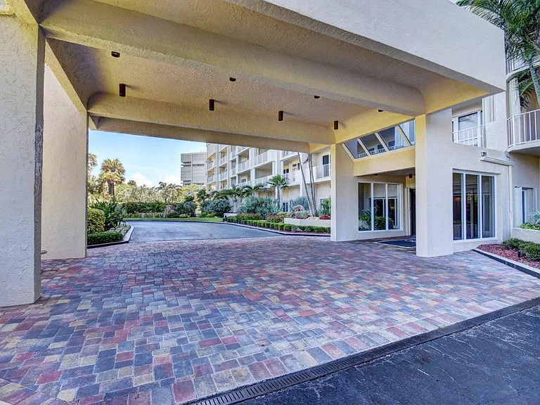 4301 N Ocean Blvd #607 — Photo 61