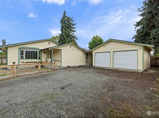 818 8th Ave NW, Puyallup, WA 98371