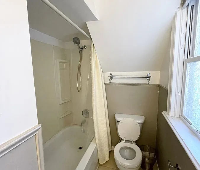 389 King St W #A — Photo 8