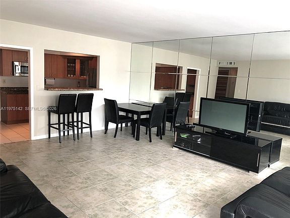 3rd image of 1408 Brickell Bay Dr APT 404