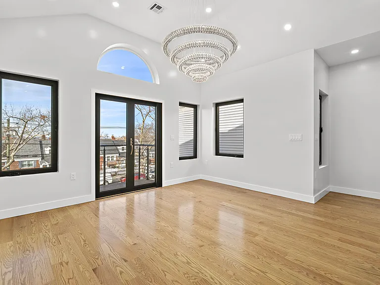 482 Kennedy Blvd #2 — Photo 8
