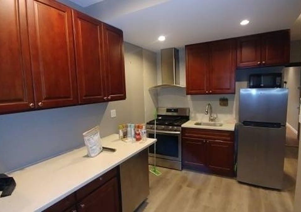 2nd image of 143 Tompkins Ave APT 2