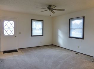 276 N Main St, Warrensburg, IL