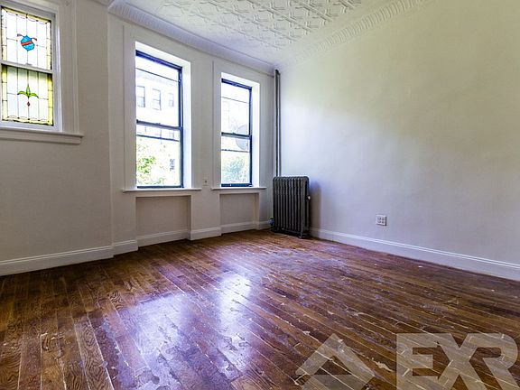3rd image of 801 Saint Johns Pl APT 2l