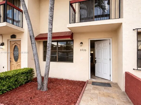 5935 W 16th Ln, Hialeah, FL 33012