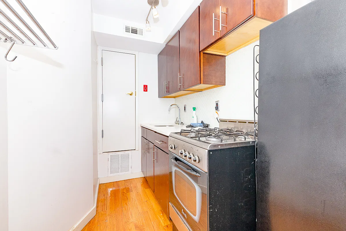 1145 Dean Street — Photo 2