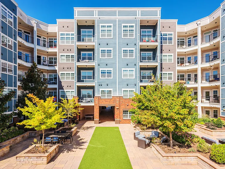 District Flats — Photo 21