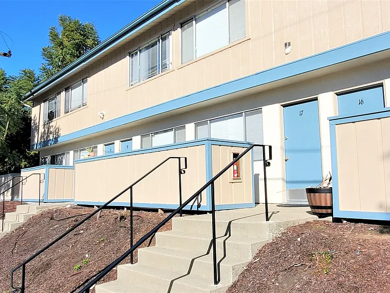 614 Grand Ave — Photo 2