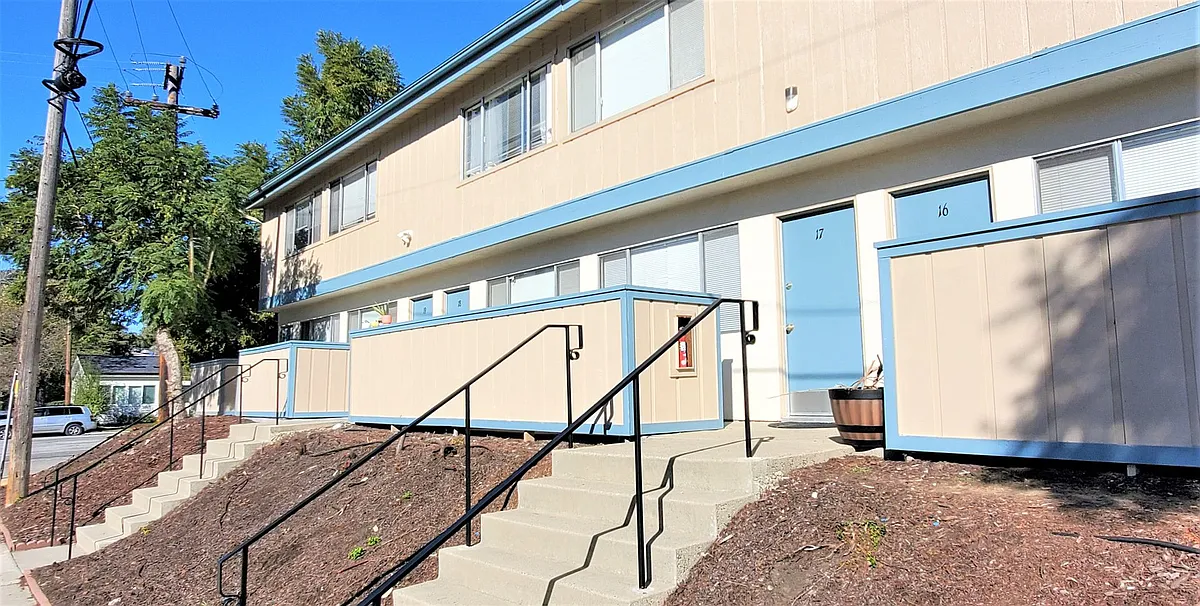 Building Photo - 614 Grand Ave