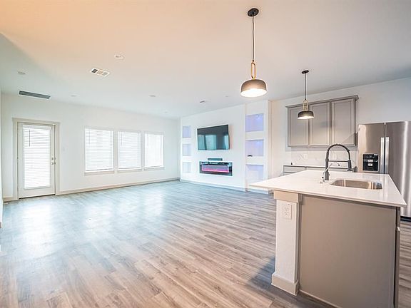3rd image of 7935 Brumbly Ln