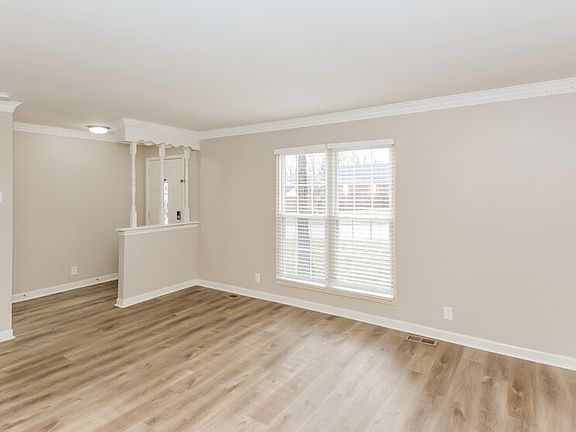 5th image of 3336 Country Ridge Dr