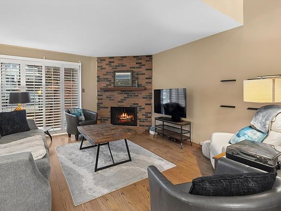 3rd image of 120 S Dee Rd APT 2