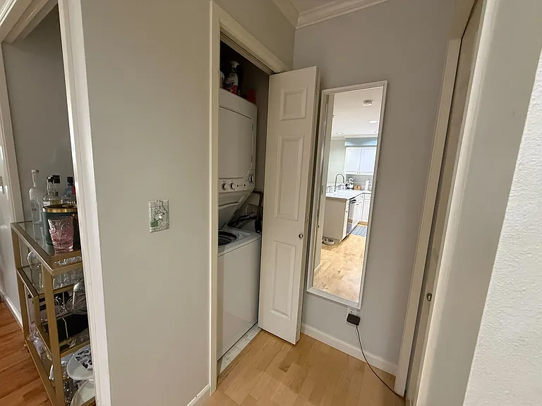 1417 Queen Anne Ave N #204 — Photo 11