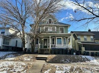226 S Lucas St #3, Iowa City, IA 52240