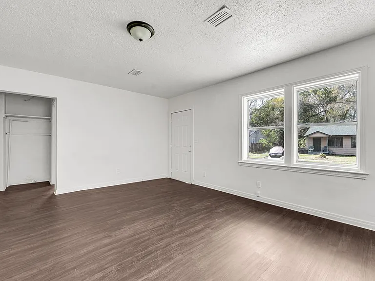 1227 Dena St — Photo 14
