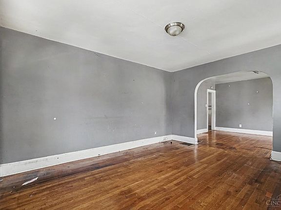 3rd image of 4112 Vinedale Ave