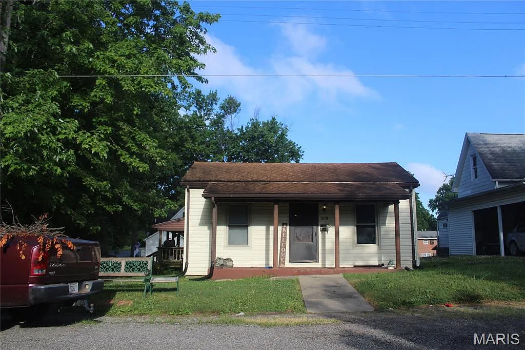 309 N Washington St photo 1