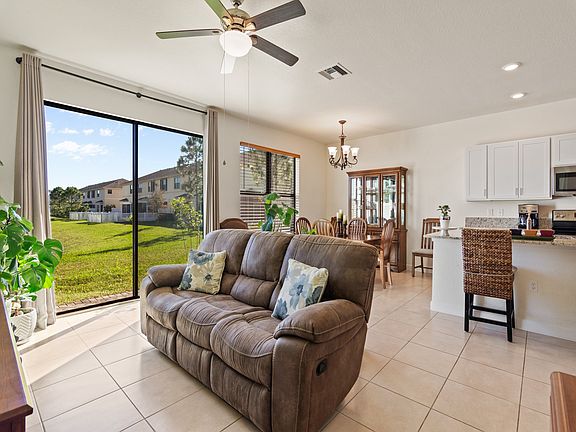 3rd image of 10064 W Villa Cir #10064