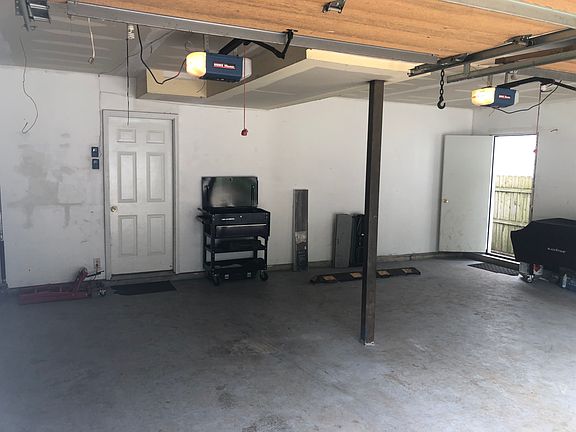 3rd image of 422 Kenwood Dr