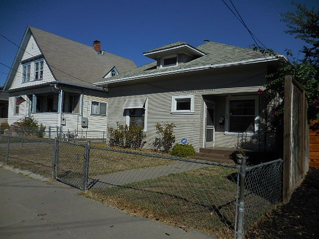 1st image of 320 N 12th St