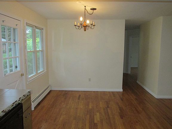 5th image of 275 Cedar Ave