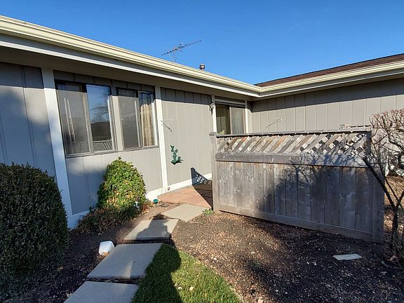 3rd image of 4708 W Oakwood Dr #F-4