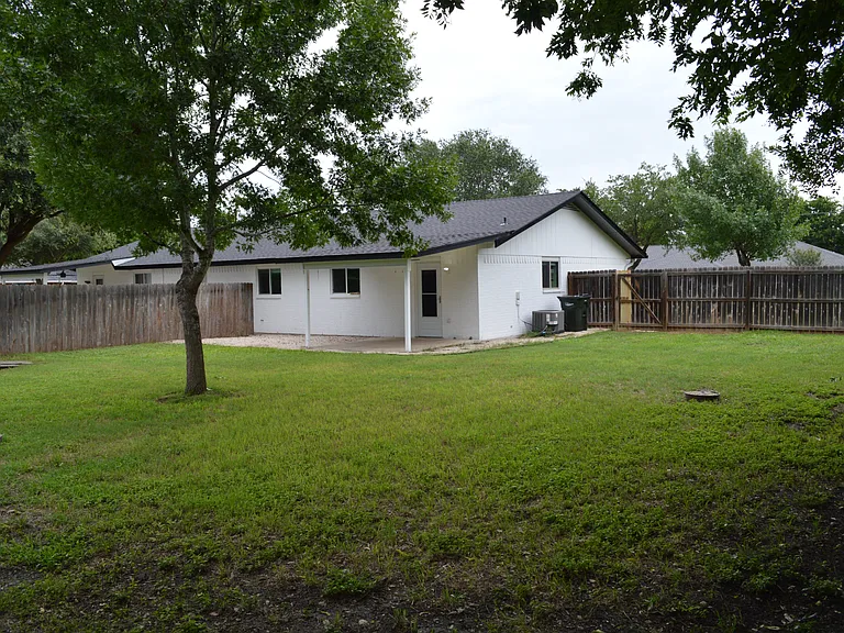 2404 Quail Rdg — Photo 25