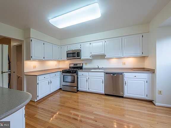 5th image of 3133 Windwood Farms Dr