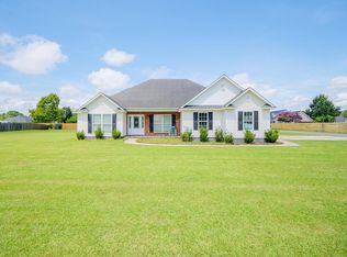 22 Ard Rd, Ray City, GA 31645